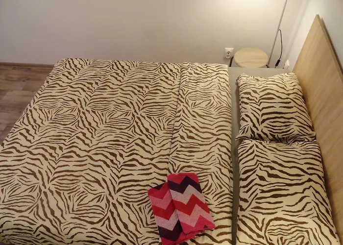 Arena Quiet Center Free Parking