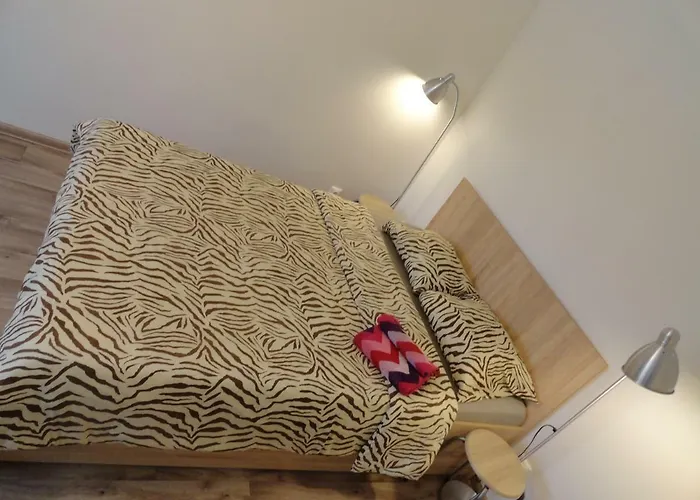 Arena Quiet Center Free Parking